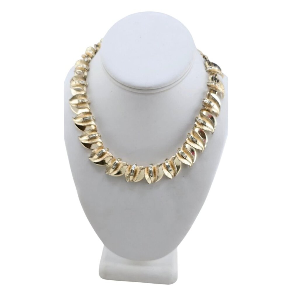 Vintage Coro Gold Tone Dimensional Necklace (A827)